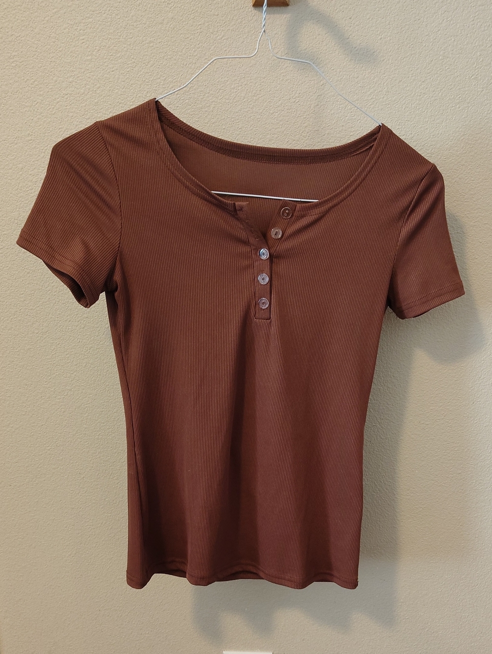Women’s Short Sleeve Henley Top - Brown